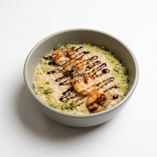 Oatmeal with shrimp