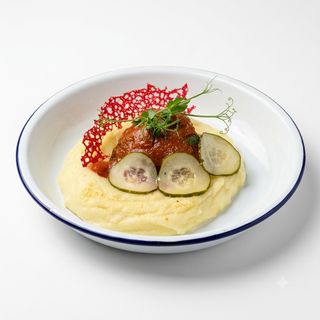 Beef with Mashed Potatoes