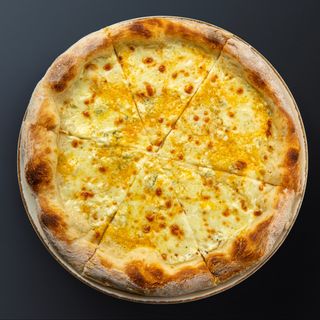 4 ყველის პიცა