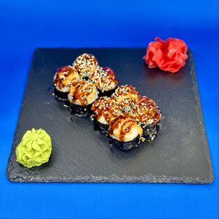 გამომცხვარი როლი ორაგულით და კრაბით