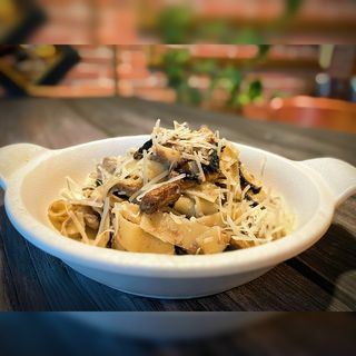 პასტა სოკოთი და ნაღებით