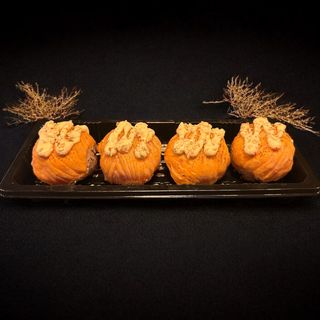 მობრაწული ორაგულის სუში პოპი