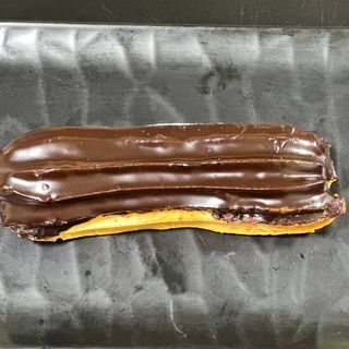 chocolate eclair