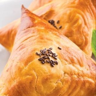 Qazy samsa with potatoes