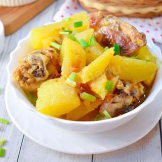 ხელნაკეთი კარტოფილი ქათმით