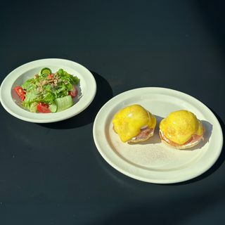 ბენედიქტი შებოლილი ორაგულით