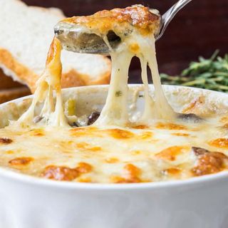 ხბოს ოჯახური სულგუნი ყველით