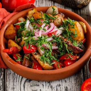 ოჯახური ღორის ხორცით