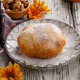 კლასიკური პონჩიკი ვანილის კრემით