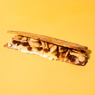 სენდვიჩი - ქათამი და ლეღვი