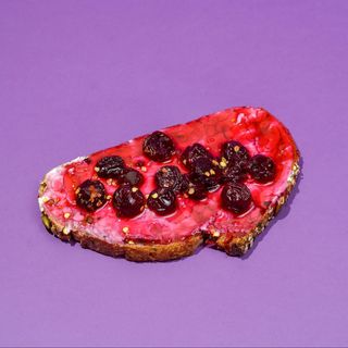 ალუბლის ტოსტი