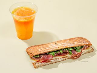 სენდვიჩის და ფრეშის კომბო