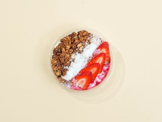 იოგურტი მარწყვით