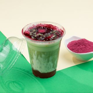 მატჩა ლატე მარწყვით