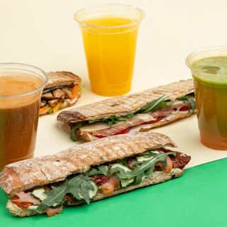 სენდვიჩის და სმუზის კომბო