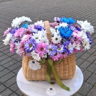 გვირილები კალათში