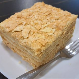 320  ნაპოლეონის ნამცხვარი კრემით