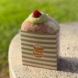 ბერლინური ფუნთუშა ფისტათი და ჟოლოთი