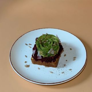 ჭარხლის ტოსტი