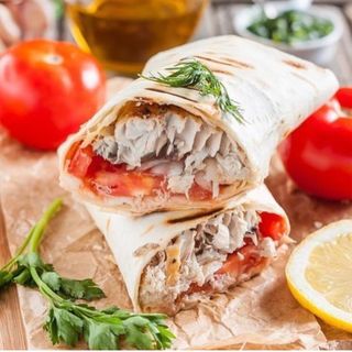 თევზის შაურმა მაყალზე