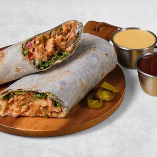 მენიუ - ბეტმენის შაურმა (ყველის და ბარბექიუს სოუსებით)