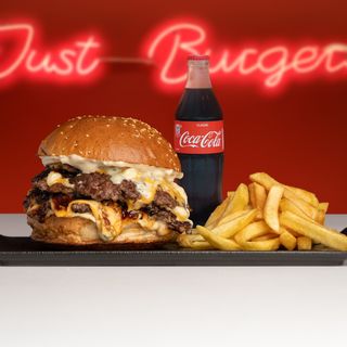 ბლუ ჩიზ ბურგერის კომბო