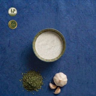 Creamy Garlic Sauce / კრემოვანი ნივრის სოუსი