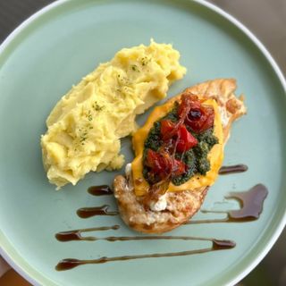 ქათმის გურმანი / Chicken Gourmet