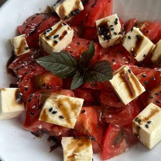 სალათი იმერული ყველით / Salad with Imeretian cheese