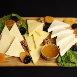 ქართული ყველის დაფა