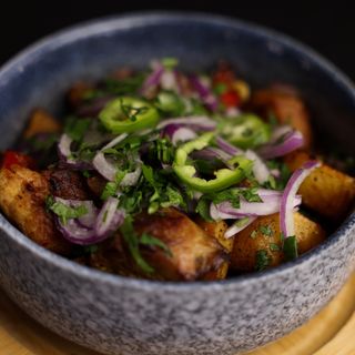 ოჯახური ღორის ხორცით