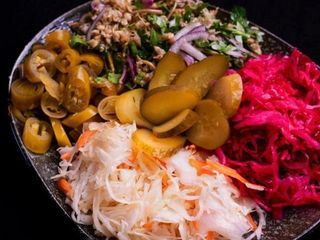 მწნილის ასორტი