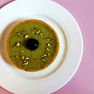 ფსტისა და ალუბლის ტარტი