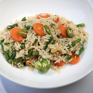 ბრინჯი ბოსტნეულით