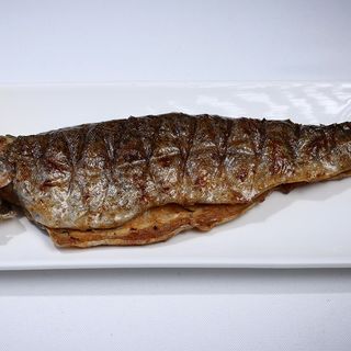 კალმახი შემწვარი მაყალზე