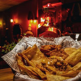 ნაჩოსი ქათმის ხორცით