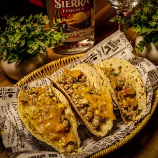 ტაკო ქათმის ხორცით