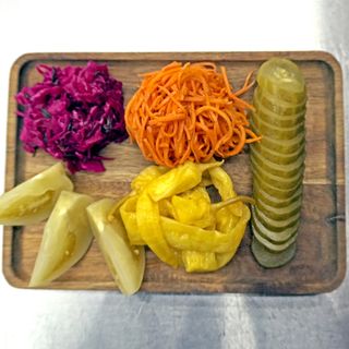 5 მწნილის ასორტი