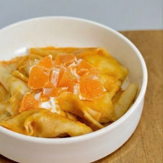 Crepes with tangerines