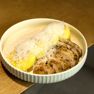 Potato bites with chicken sous-vide