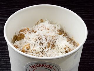 ნიოკი პილპილის სოუსით