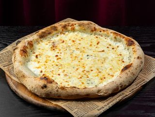 ოთხი ყველი ნაღების სოუსით