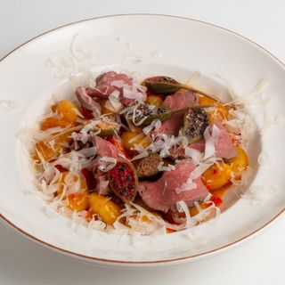 ნიოკი როსტბიფით მანგოს სოუსში