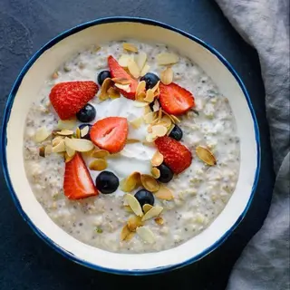 Oatmeal porridge / Semolina