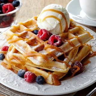 BELGIAN WAFFLES WITH ICE CREAM