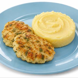 Minced cutlets with mashed potatoes