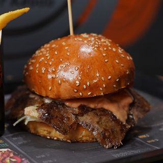 ბურგერი + ყველი 