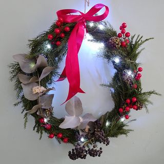 საახალწლო გვირგვინი "ზამთრის ნათება"