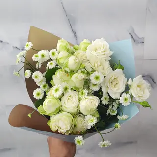 თეთრი ვარდის თაიგული