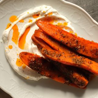 კარამელიზირებული სტაფილო კრემყველით